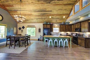 Dreamweaver cabin photo 5