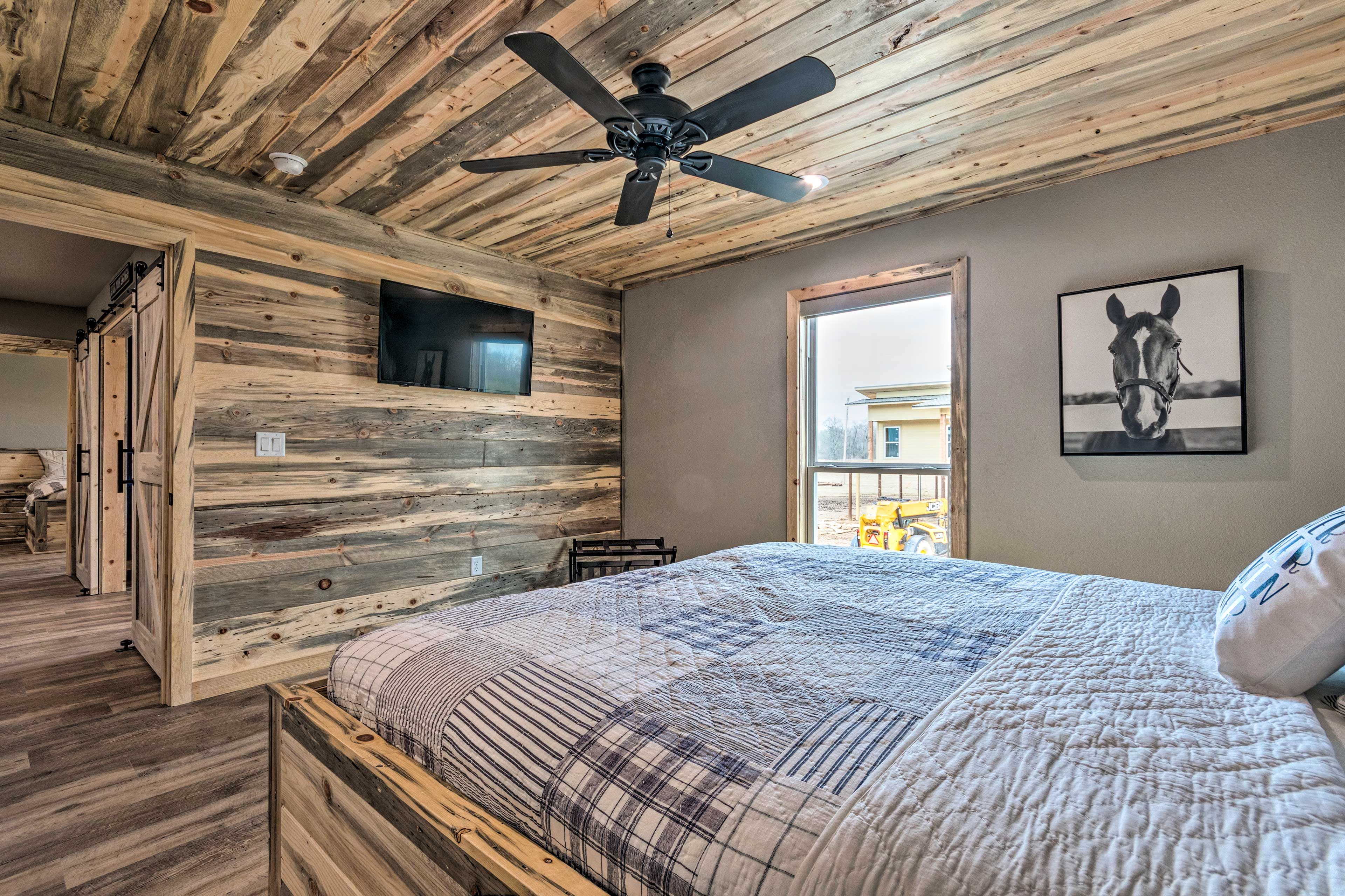 Winner Circle cabin photo 5