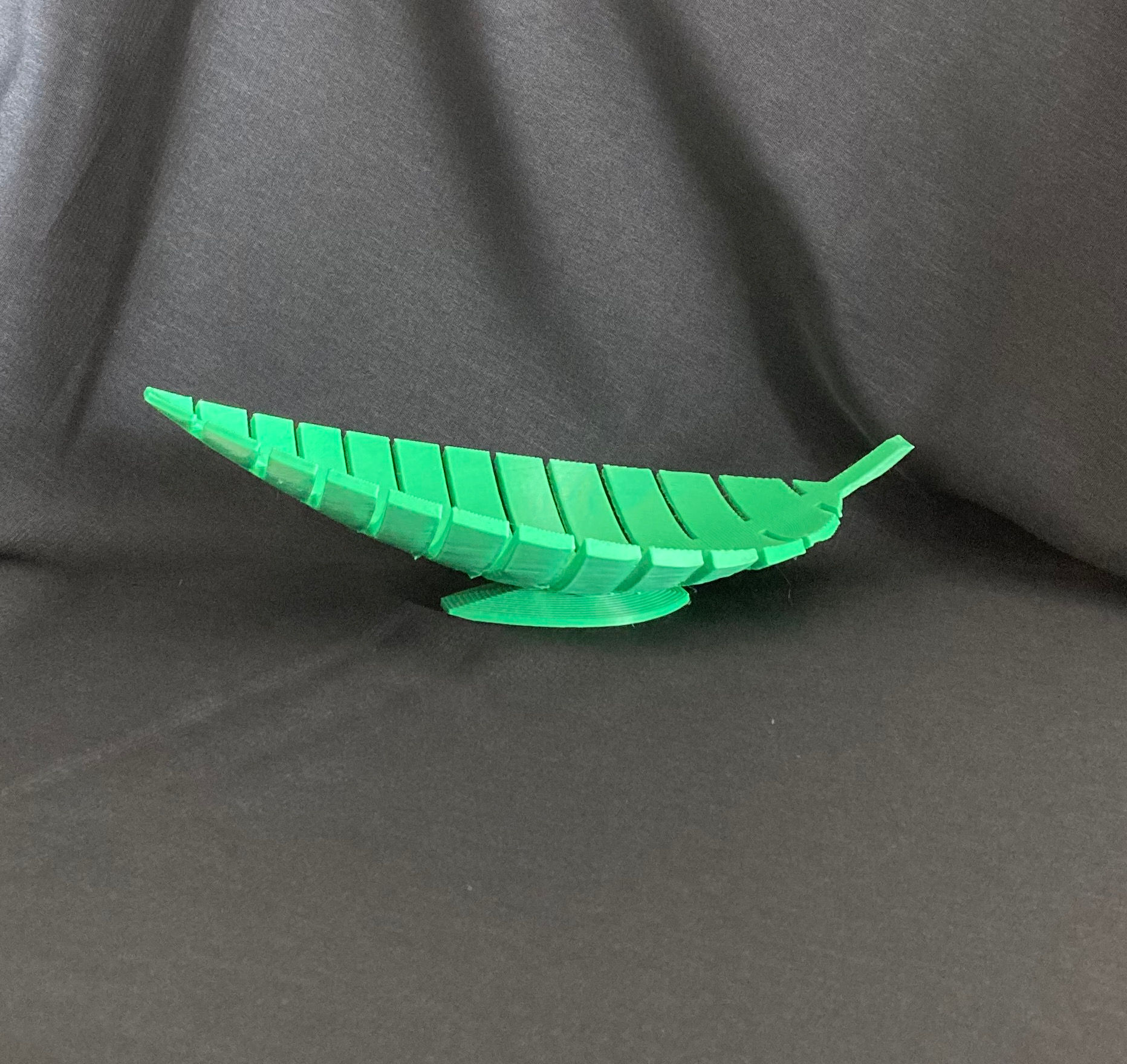 Green Leaf bowl 7 inches long