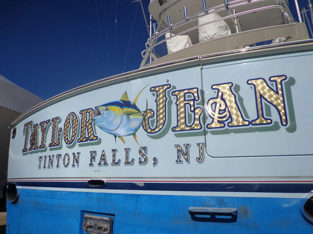 custom boat lettering, boat lettering, transom wrap, woodgrain boat wrap, transom art, boat decals, quality lettering, lettering