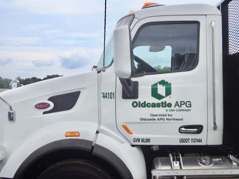 truck lettering, custom truck lettering, vinyl lettering, truck decals, vinyl wraps, truck wraps, business lettering, business decals, magnetic signs