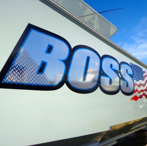 custom boat lettering, boat lettering, transom wrap, woodgrain boat wrap, transom art, boat decals, quality lettering, lettering