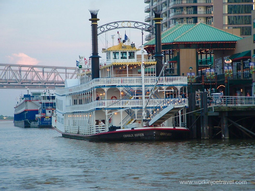 Creole Queen Riverboat on the Mississippi River, New Orleans, USA