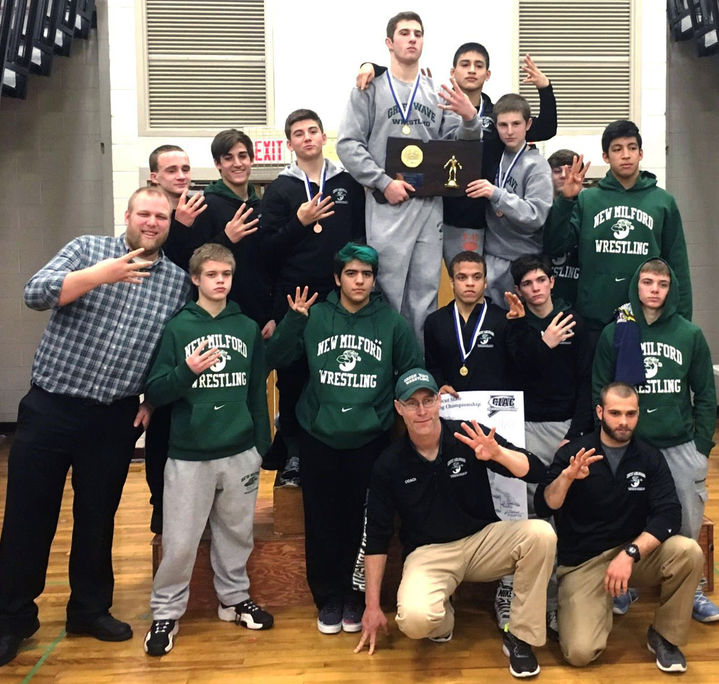 22 mel ortiz Green Wave wrestling 2016 state 'L' champions.jpg