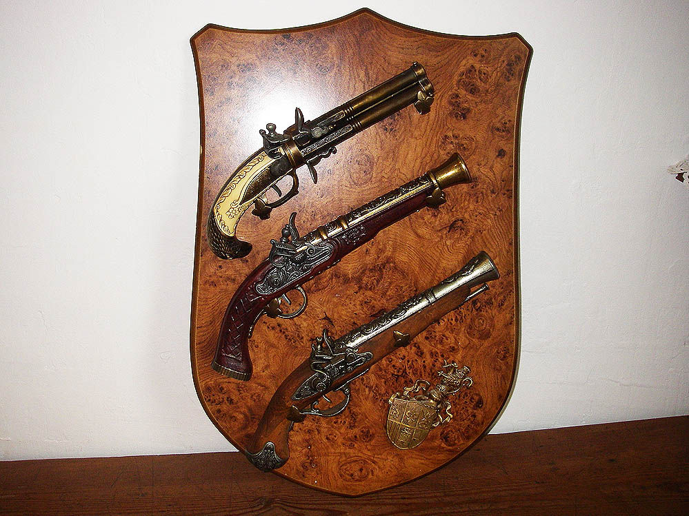 3 x Antike Deko Hahnpistolen inklusive Halterung