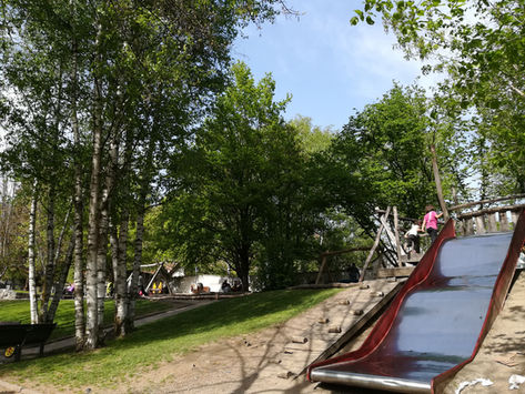 CHIUSA: L'AMPIO PARCO GIOCHI CON LO SCIVOLO DOPPIO!