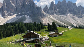 GEISLER ALM: SPIELE UND RELAX UNTER DER GEISLERGRUPPE