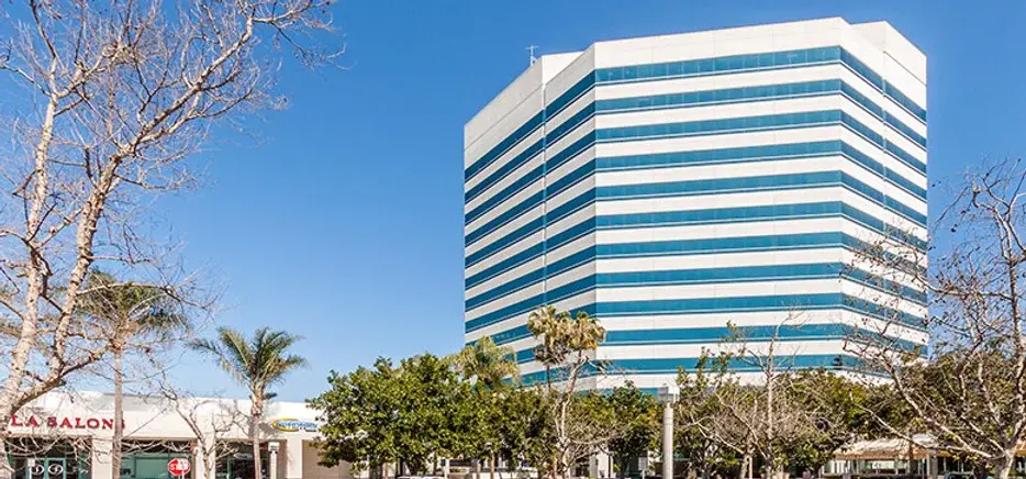 OCEAN PLAZA BUILDING VIEW. Photo Source: Decron Properties
