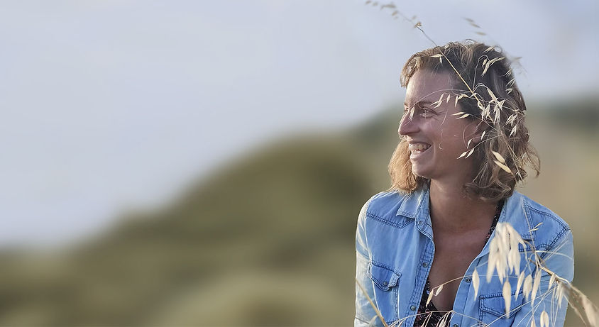 valerie-header-dt.jpg
