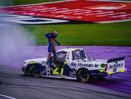 Zane Smith makes last-lap pass to win Henry Ford Health Systems 200