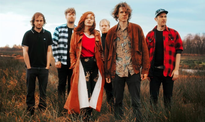 ALBUM REVIEW: The Great Communicators – Lucky Horse