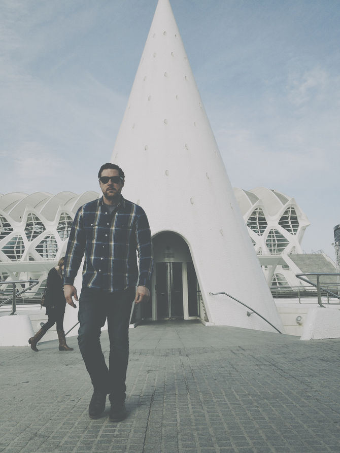 Damien Jurado komt in maart met 'Acoustic Travels Through Maraqopa' voor een heel speciale t