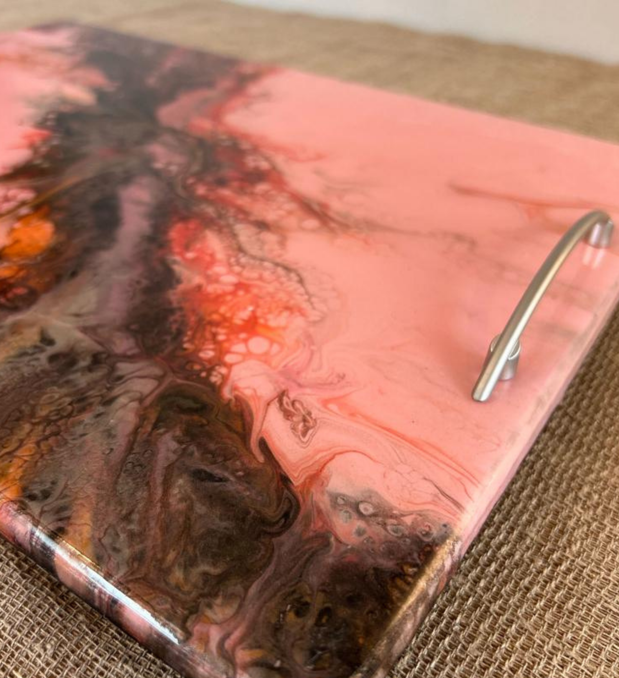 Uzkodu servēšanas paplāte