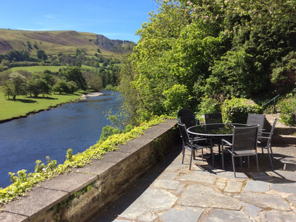 Riverside Terrace & Outside Eating