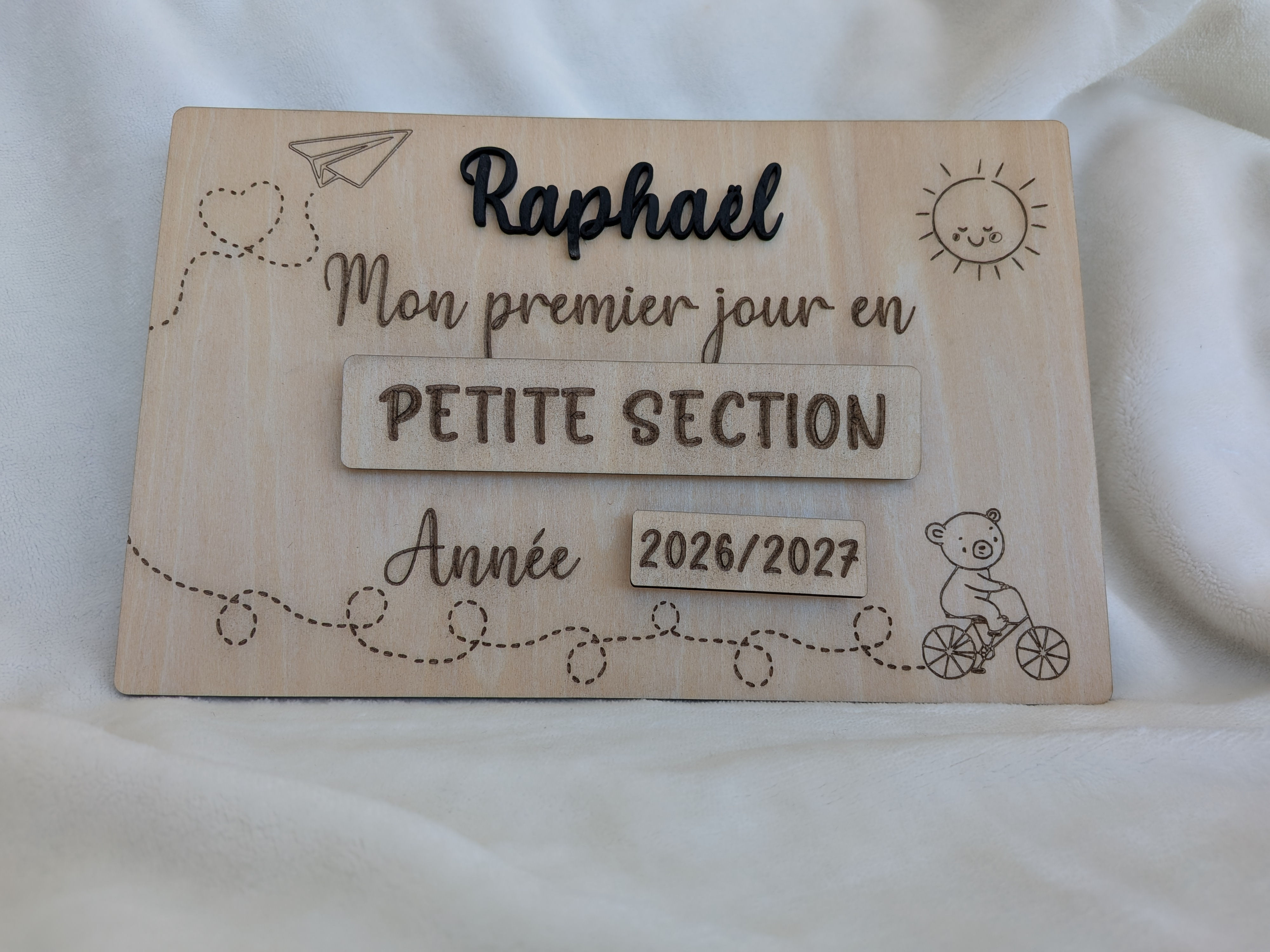 Plaque de rentrée scolaire en bois personnalisée & évolutive