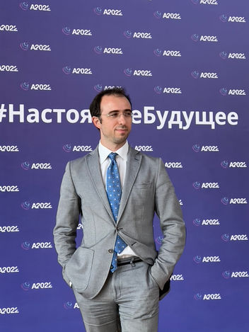 Photo documentation illustrating Loran Jacobs working as Executive Leadership at Deep-Tech Ventures during the "Archipelago 2022: Technology Accelerator & Evaluation Session" project in Moskva. (Track: Entrepreneurship)