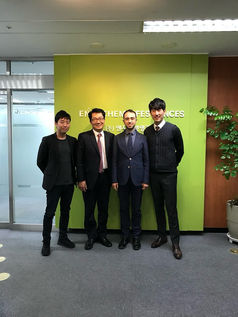 Photo documentation illustrating Loran Jacobs working as Executive Leadership at Deep-Tech Ventures during the "South Korean Pharma Market Outlook" project in Teheran-ro 114-gil. (Track: Top Management)