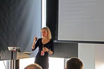 Photo documentation illustrating Loran Jacobs working as Executive Leadership at Deep-Tech Ventures during the "Future Technologies for Smart Clinics | Innovation Workshop" project in Sankt-Peterburg. (Track: Top Management)