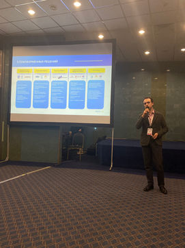 Photo documentation illustrating Loran Jacobs working as Executive Leadership at Deep-Tech Ventures during the "OpenTalks.AI Tech Forum 2022" project in Moskva. (Track: Top Management)