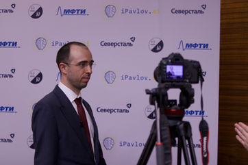 Photo documentation illustrating Loran Jacobs working as Executive Leadership at Deep-Tech Ventures during the "iPavlov & Severstal Agreement 2021" project in Dolgoprudny. (Track: Top Management)