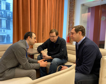 Photo documentation illustrating Loran Jacobs working as Executive Leadership at Deep-Tech Ventures during the "Almazov Smart Clinic Session 2021" project in Sankt-Peterburg. (Track: Entrepreneurship)