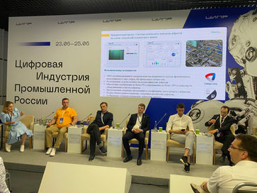 Photo documentation illustrating Loran Jacobs working as Executive Leadership at Deep-Tech Ventures during the "6th Annual CIPR Conference 2021" project in Nizhny Novgorod. (Track: Top Management)