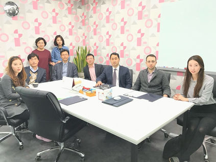 Photo documentation illustrating Loran Jacobs working as Executive Leadership at Deep-Tech Ventures during the "South Korean Pharma Market Outlook" project in Teheran-ro 114-gil. (Track: Top Management)