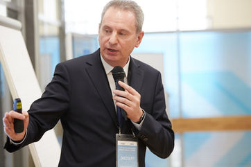 Photo documentation illustrating Loran Jacobs working as Executive Leadership at Deep-Tech Ventures during the "1-я Стратегическая сессия НИОКР" project in Moskva. (Track: Top Management)