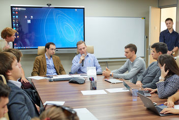 Photo documentation illustrating Loran Jacobs working as Executive Leadership at Deep-Tech Ventures during the "Master's Program Meetup| RVC Technopreneurship Department at MIPT" project in Moskva. (Track: Top Management)