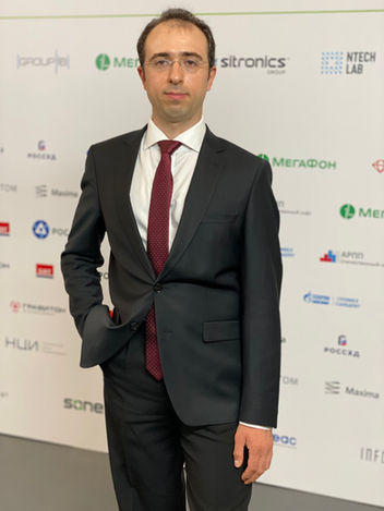 Photo documentation illustrating Loran Jacobs working as Executive Leadership at Deep-Tech Ventures during the "CIPR 2021 | The Main Digital Industry Exhibition" project in Nizhny Novgorod. (Track: Top Management)