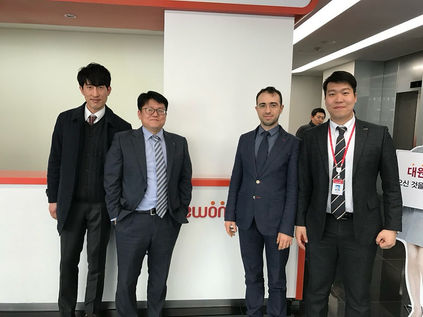 Photo documentation illustrating Loran Jacobs working as Executive Leadership at Deep-Tech Ventures during the "South Korean Pharma Market Outlook" project in Teheran-ro 114-gil. (Track: Top Management)