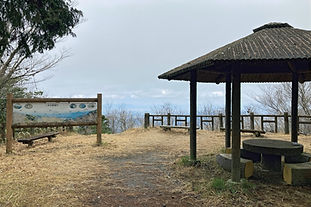 二本杉峠展望所 Two cedar pass observatory.jpg