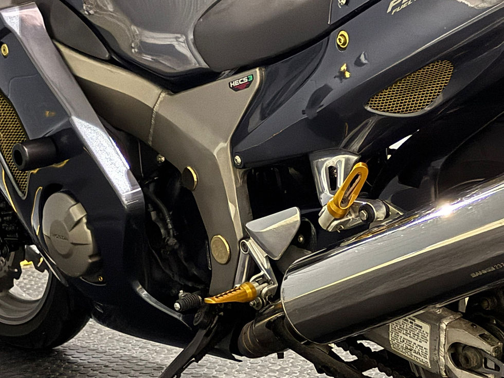 Thumbnail: 2001 Honda CBR 1100XX Super Blackbird - Collectors/Show Condition
