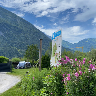 Einfahrt zum Campingplatz.jpeg