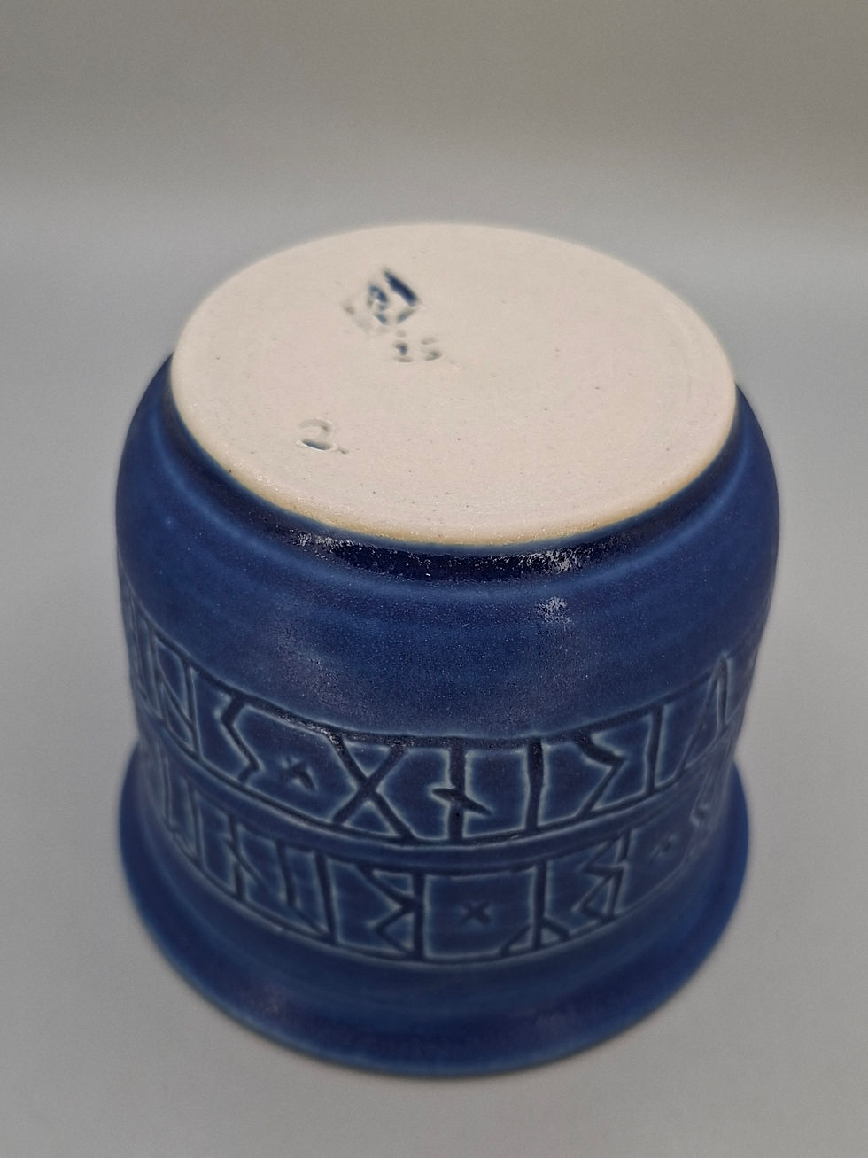 Thumbnail: Runic inscription brush soaking mug (2)