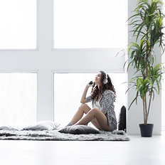 Participez à notre atelier "Morning Board" et apprenez à utiliser la Loi d'Attraction pour transformer vos matinées en moments puissants de manifestation. Créez un tableau de visualisation personnalisé qui vous aidera à attirer vos désirs les plus profonds et à aligner votre énergie avec vos objectifs quotidiens.