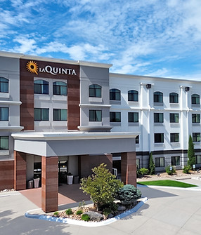 LaQuinta_entrance_3556x2000.jpg
