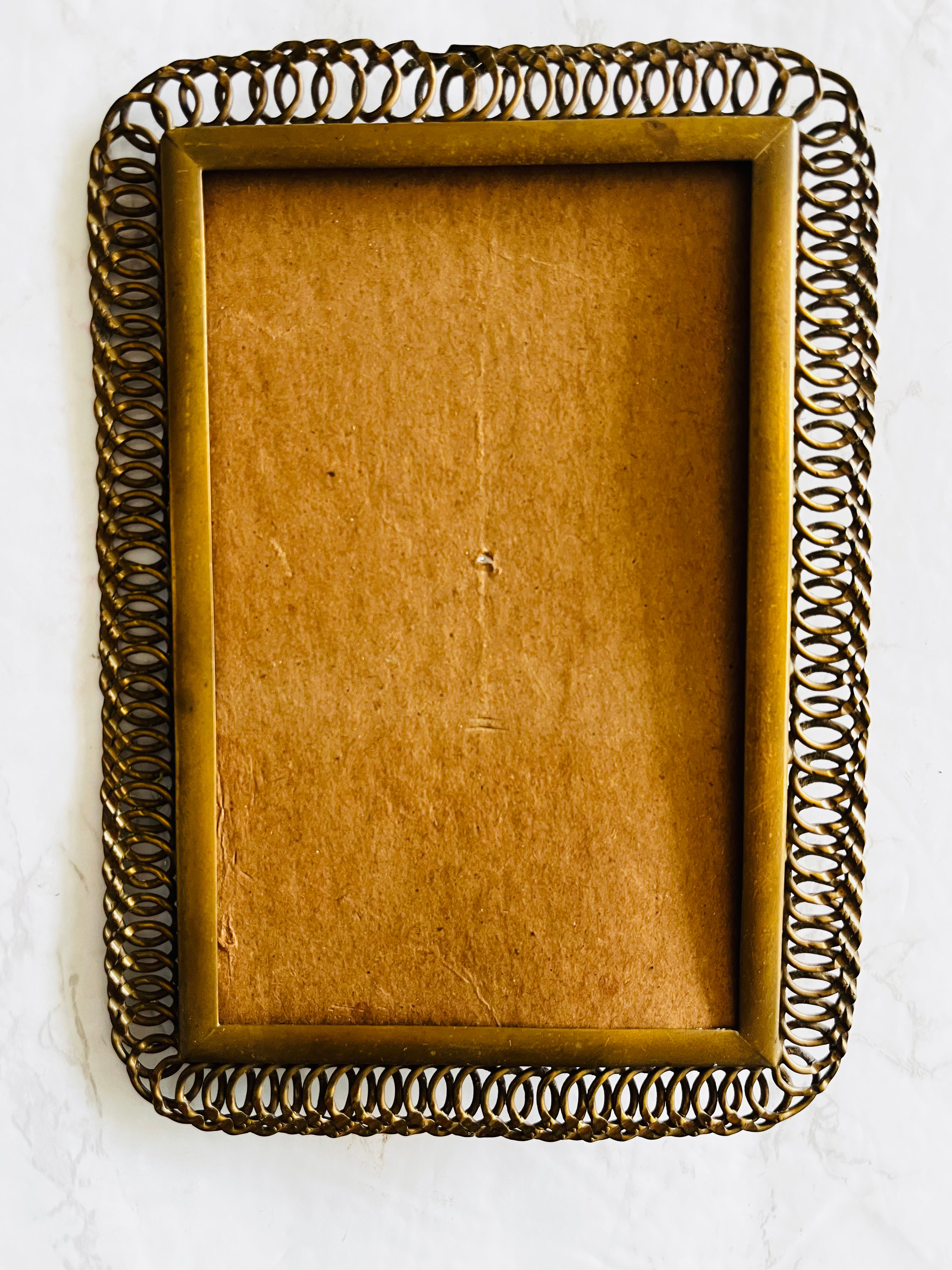 Early 20th Century Gilt Brass Chain Style Picture Frame w/ Stand 8” x 5.5”