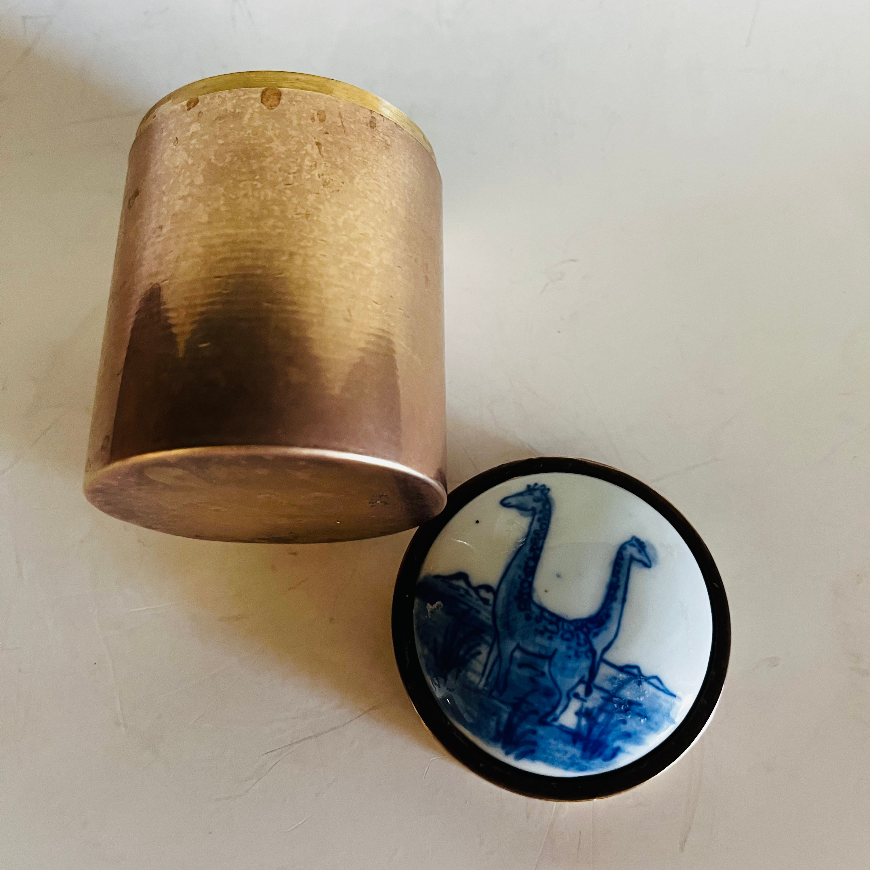 Vintage Blue & White Giraffe Ceramic Tobacco Jar with Brass Lid – Round Lidded D