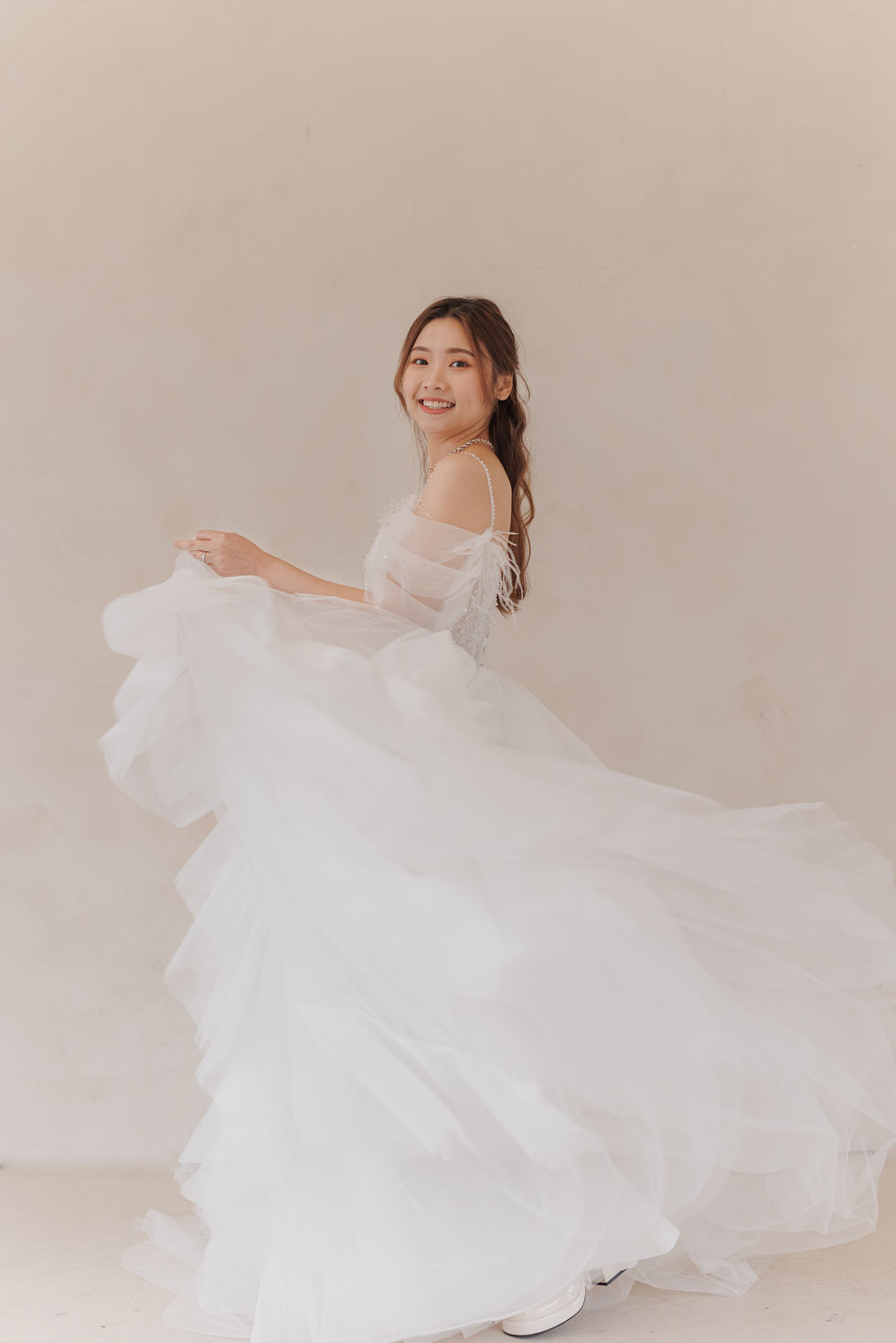 vancouver-indoor-studio-engagement- (34)