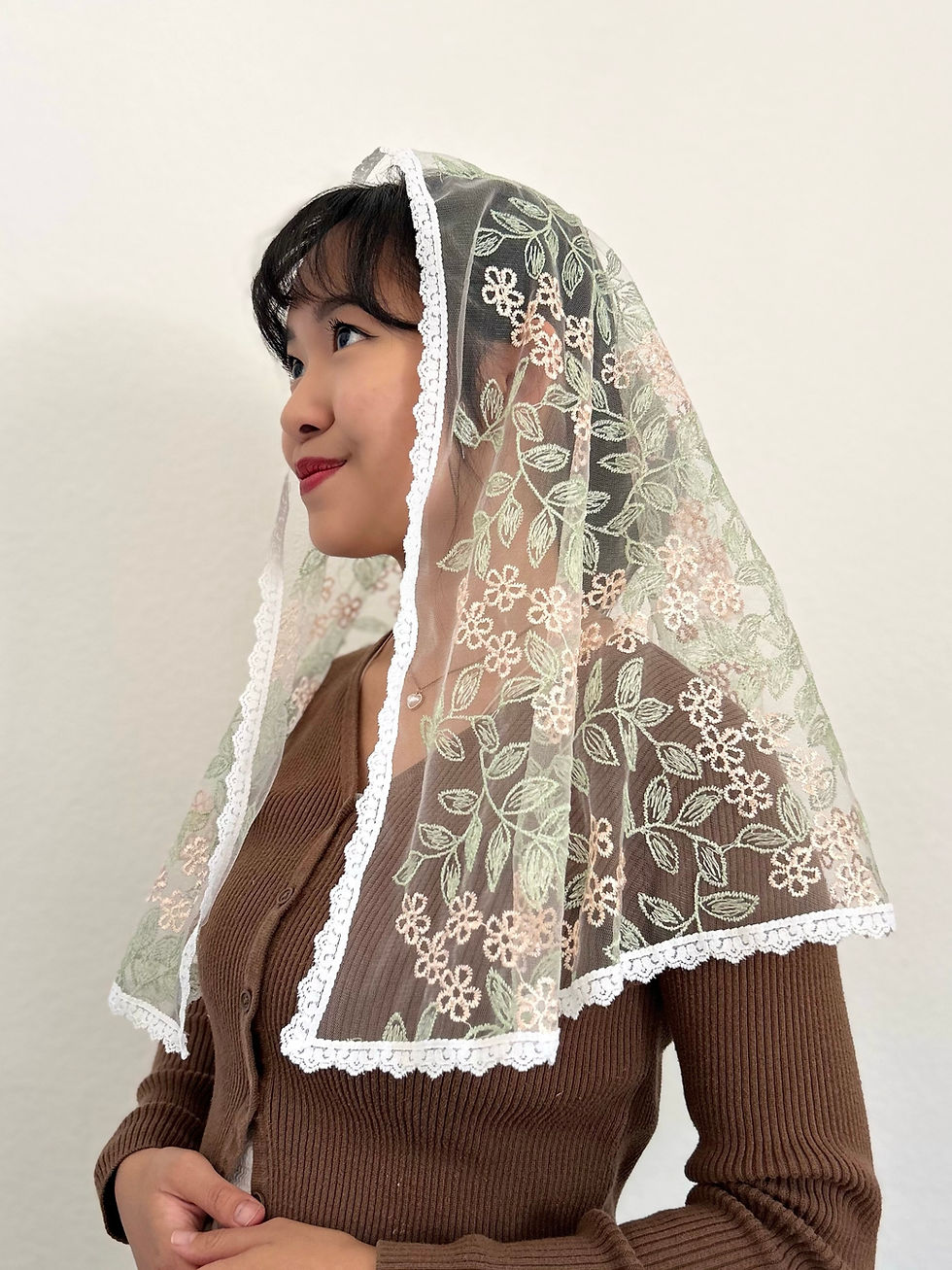 Thumbnail: Servant of God D-Shaped Veil 
