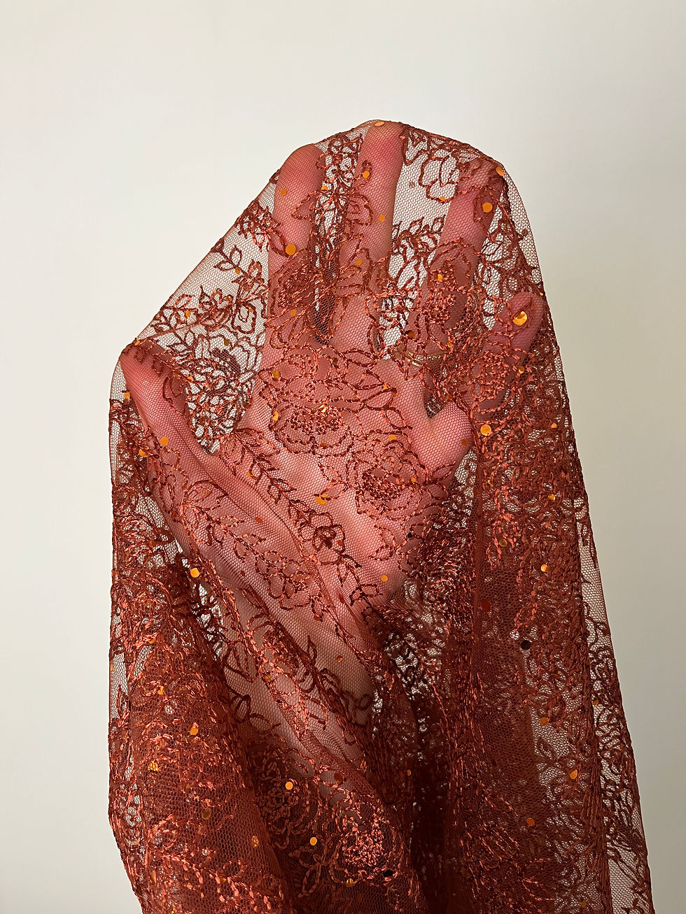 Thumbnail: Tongues of Fire D-Shape Veil 