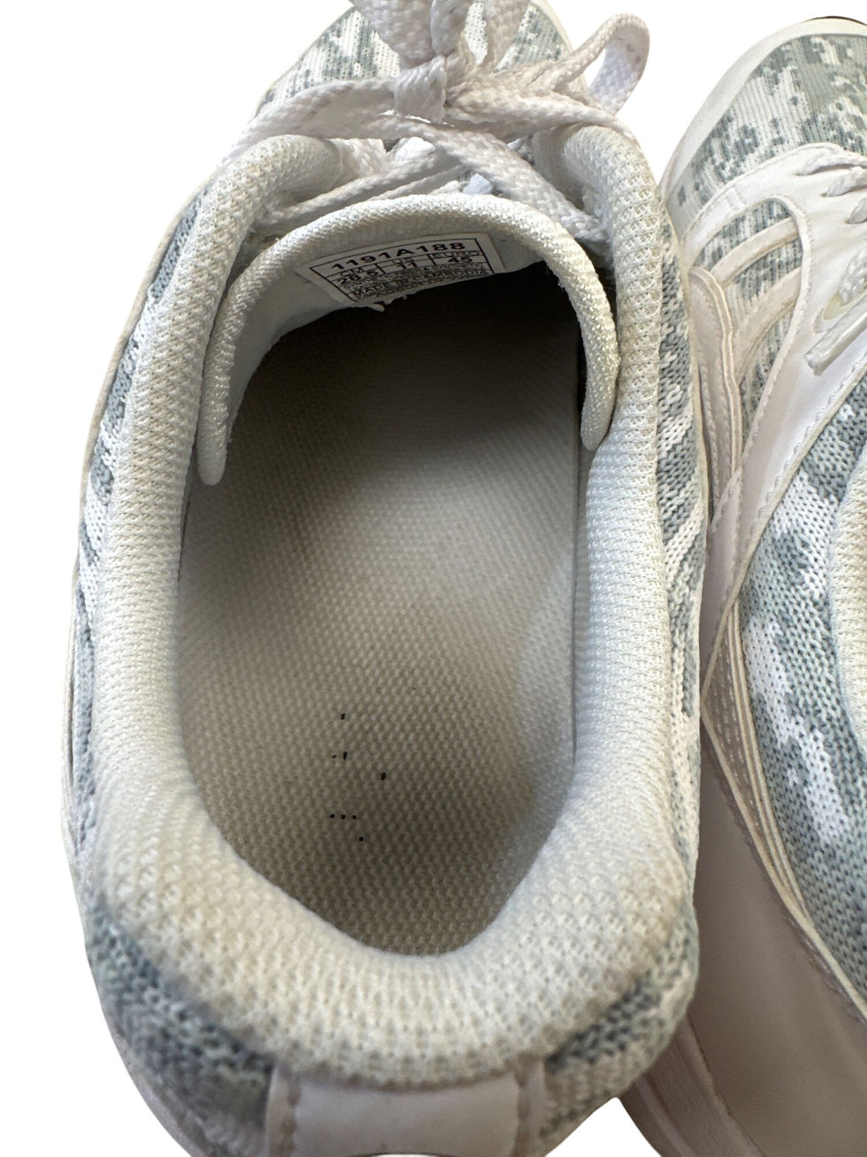 Thumbnail: Asics Gel-saga White & Gray Running Shoes Size 11 SKU 7383