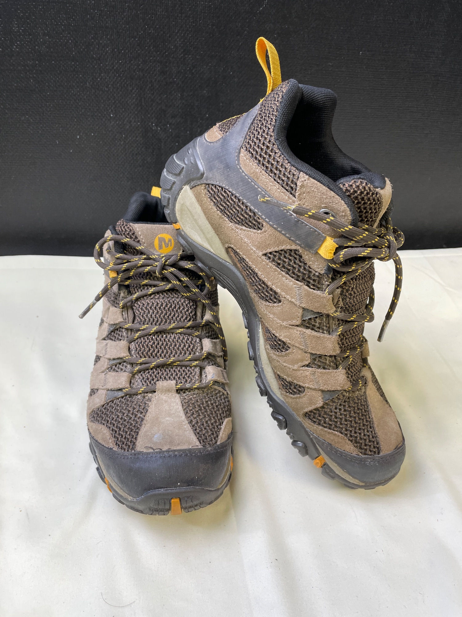 Merrell Men's Brown / Tan Hiking Shoes Size 8 SKU 6011