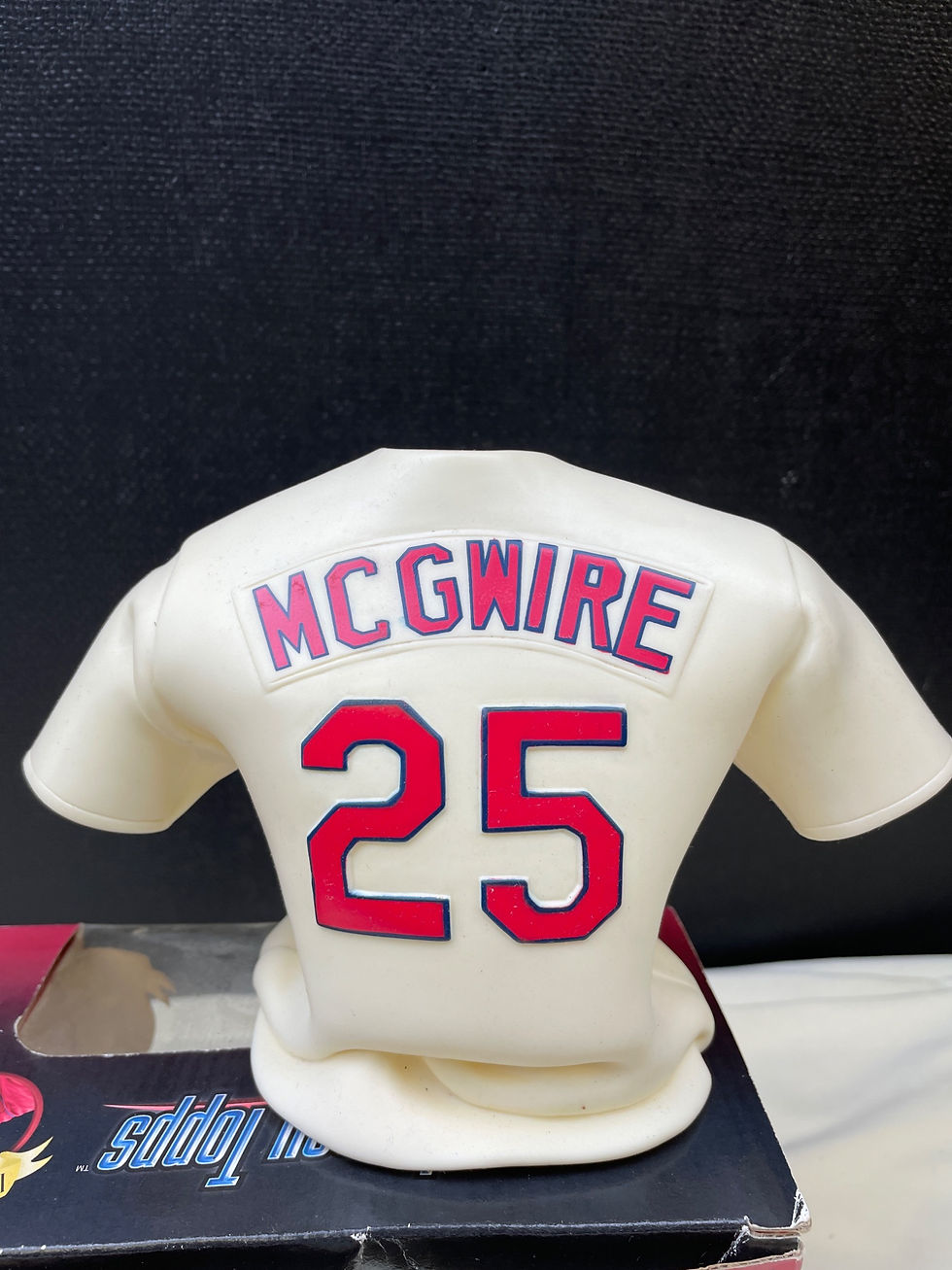 Topps Jersey Collectible Mark McGwire 25 Inaugural edition 1999 SKU 6582