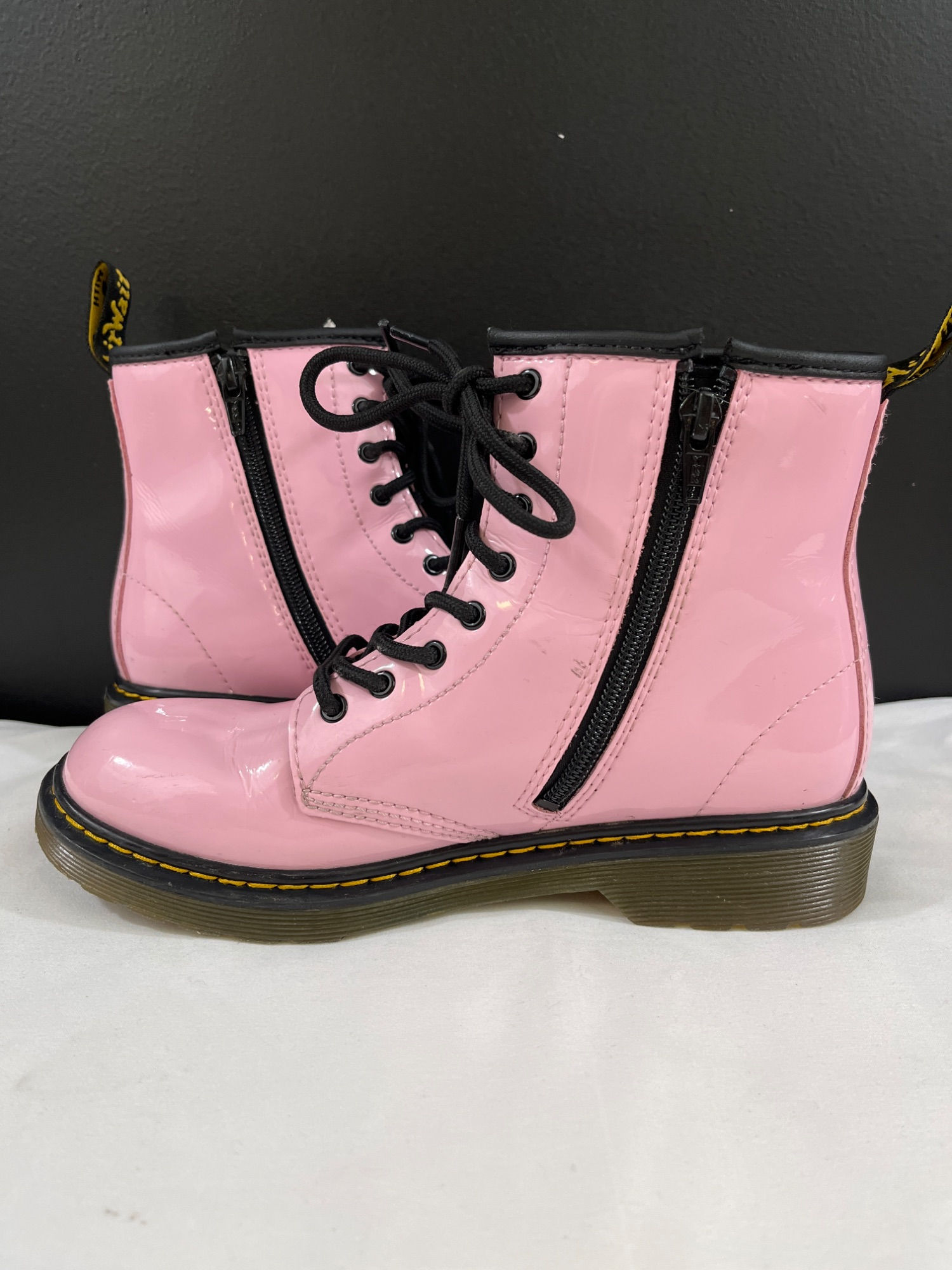 Dr. Martens Junior Girl's Pink Patent Leather Shoes/Boots Size 4 SKU 5794