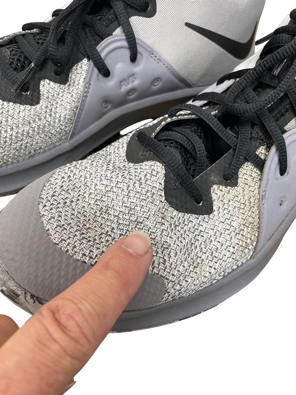 Thumbnail: Nike Air Versatile 3 mens gray black low top run casual sneakes Sz 10.5 SKU 9722