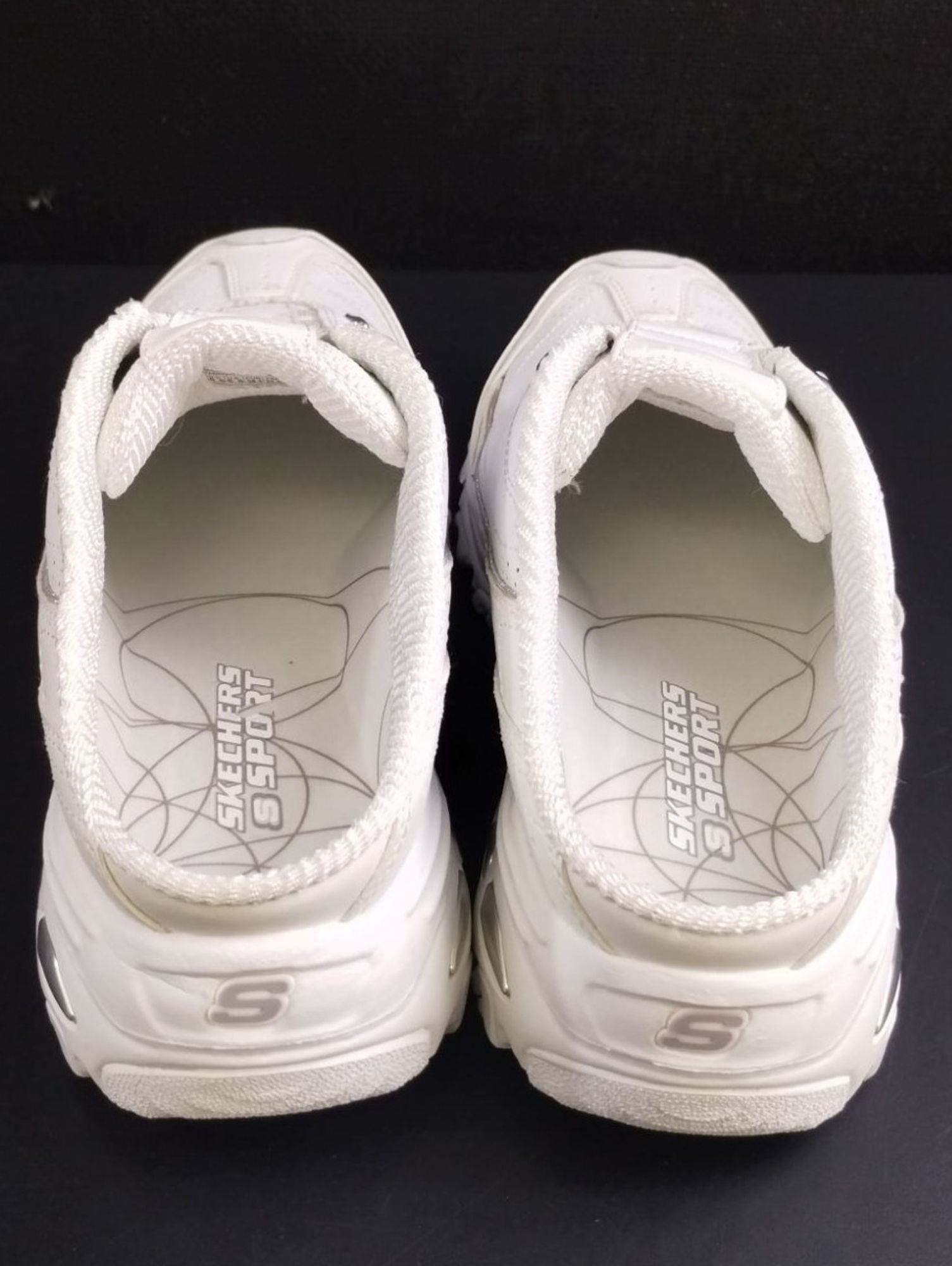 D'Lites Sketchers Women's White Shoes/Mule Sneakers Sz8.5 SKU 3245