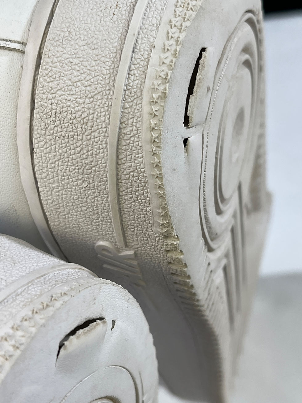 Thumbnail: Nike Air Force 1 Mens White Low Top Sneakers Size 12 SKU 6560