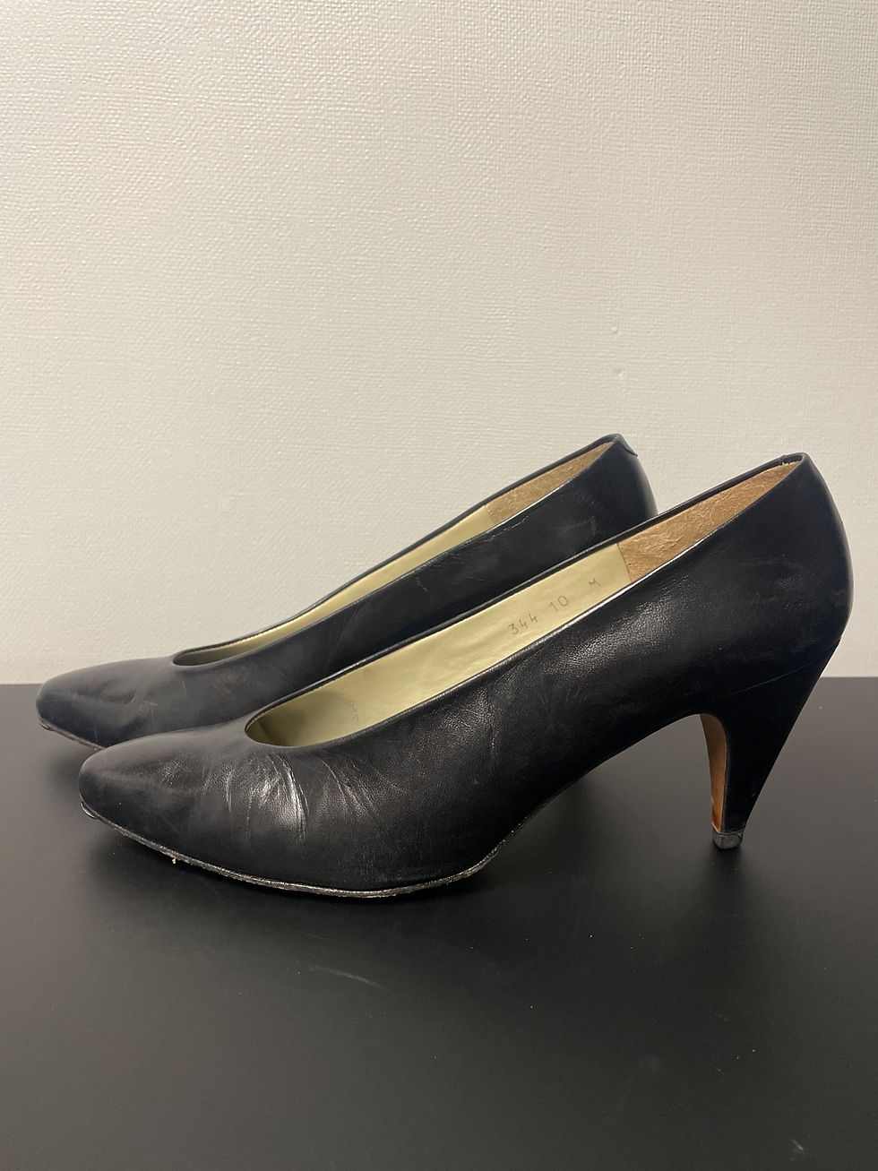 Thumbnail: Evan Picone Women's Black Leather Pumps Size 10 SKU 1921